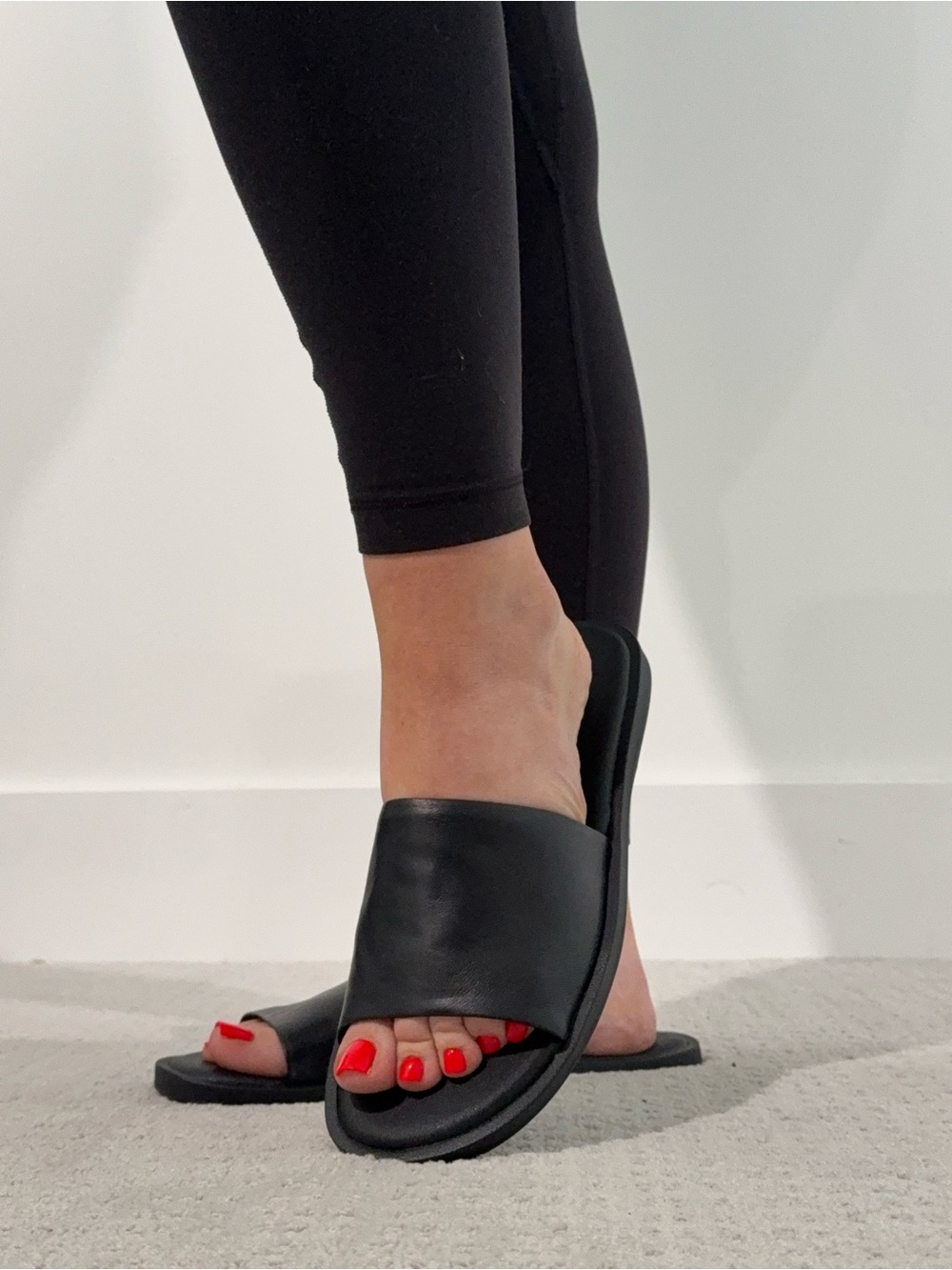 Steve Madden Sienna Sandal - 10 WIDE